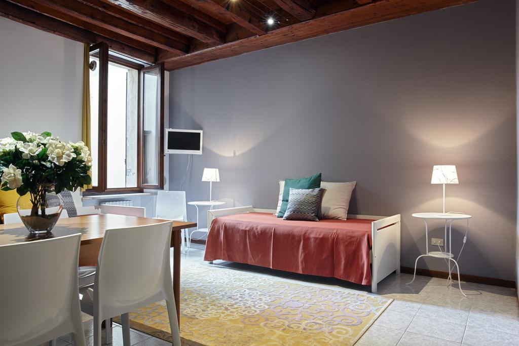 L'Ospite Appartamenti Verona Exterior foto